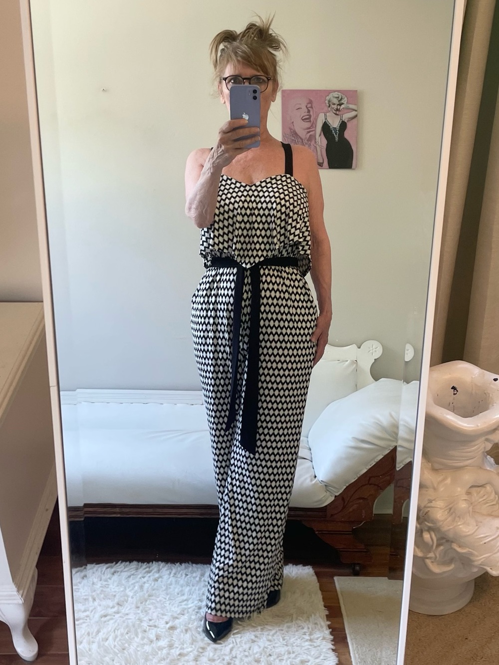 GUESS BLACK WHITE PRINT JUMPSUIT FABRIC TIE BELT BLACK STRAPS POCKETS STRETCH